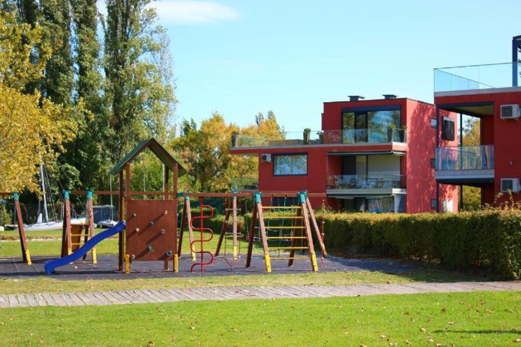 Butique Apartman Balatonlelle Zewnętrze zdjęcie